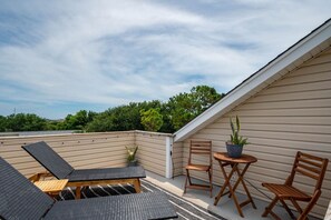 Outdoor dining - Ocean and Bay Views- Pet Friendly- 2 Master Suites (Kill Devil Hills)