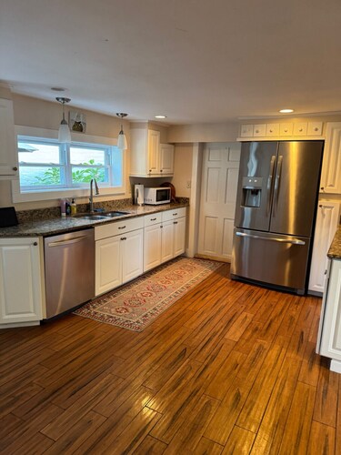 The Old Avon 1800 Manor