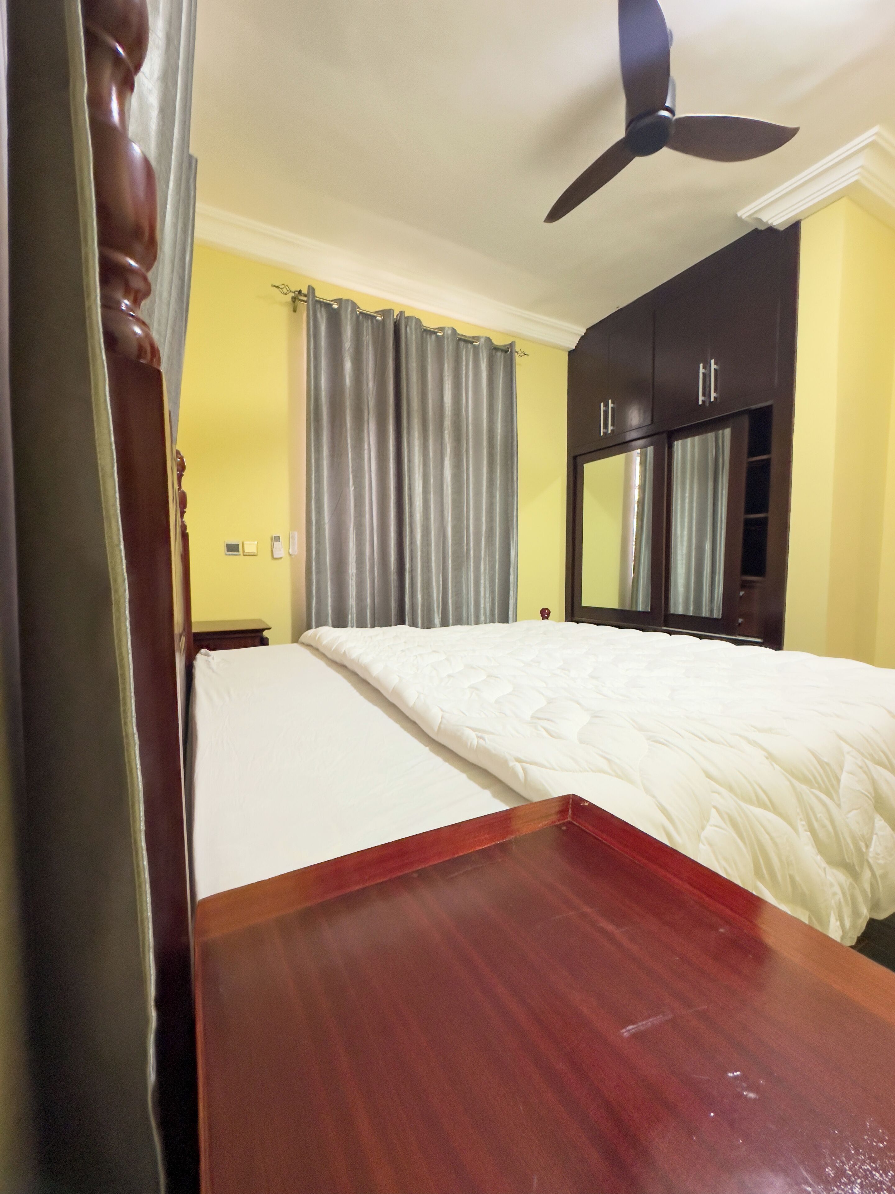 2 bedrooms, iron/ironing board, WiFi