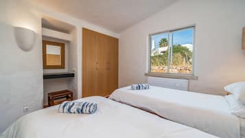 2 slaapkamers, een strijkplank/strijkijzer, wifi, beddengoed