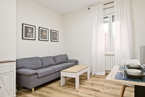 TV - Apartment 'Legio Suites N' (León)