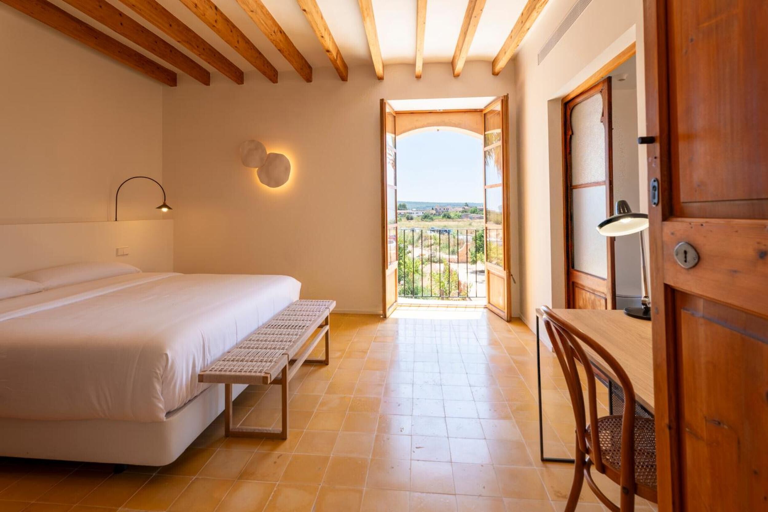 6 chambres, fer et planche à repasser, Wi-Fi, draps fournis