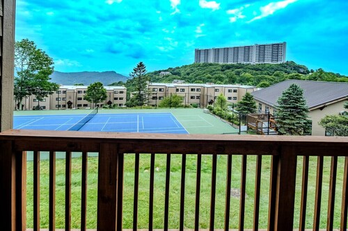 Sugar Mountain Ski Condo - Walk to Slopes