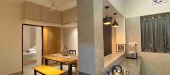 CITY VIEWS HOTEL WITH HOUSEKEEPING