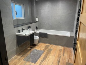 Cottage | Bathroom | Shower - 1 New Dairy Barn (Durham)