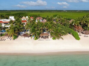 Chaise longue, serviettes de plage