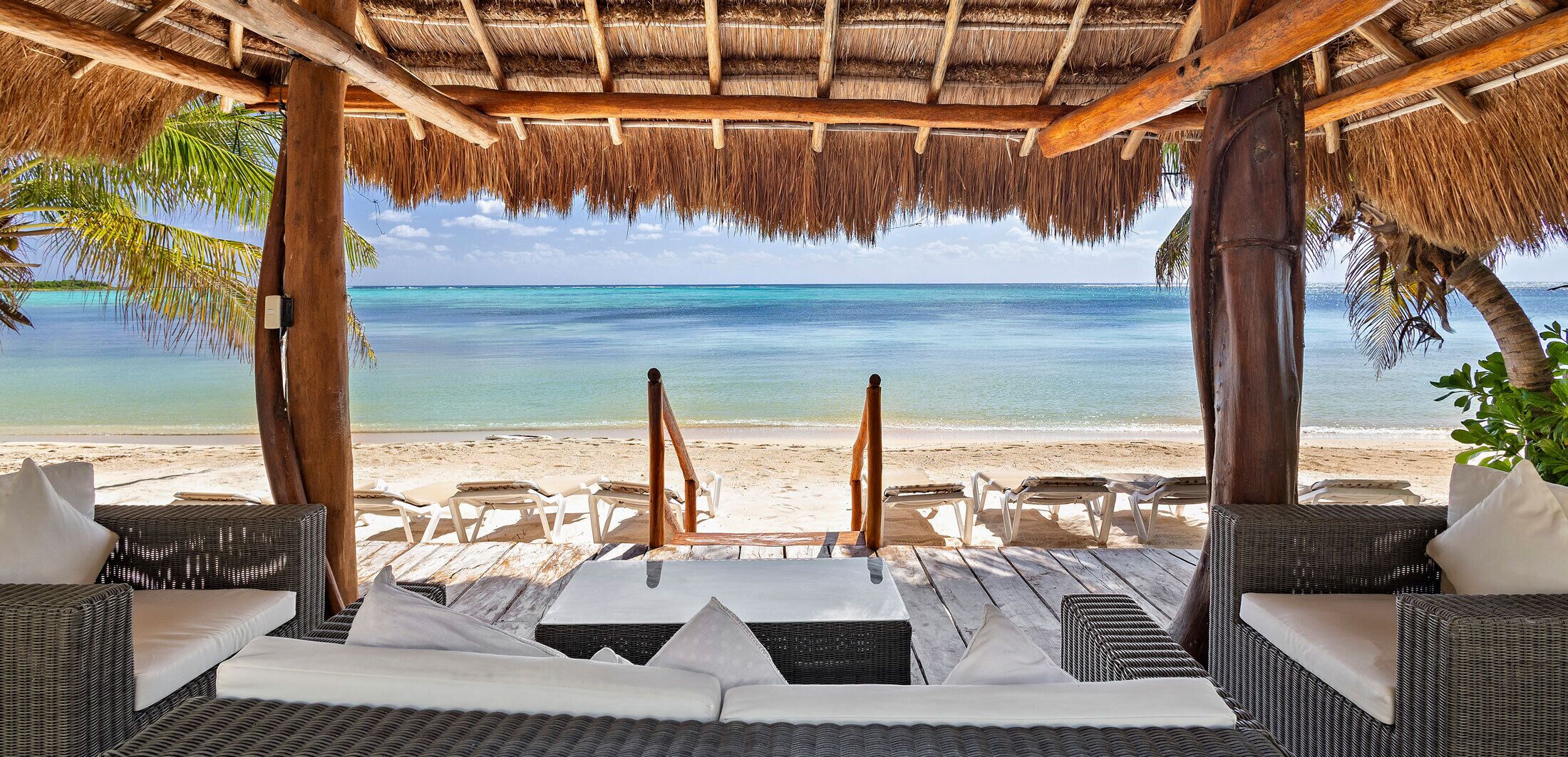 沙滩椅、沙滩毛巾