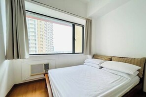 1 bedroom, internet, bed sheets