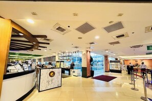 Lobby - Ace Suites by the WaterSpa - Twin 1BR Family Room (United St Pasig)