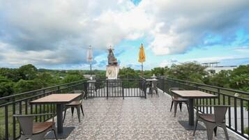 Tempat makan outdoor