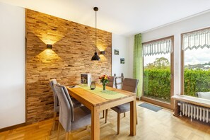 Dining - Holiday Home 'Am Scheidt' with Private Terrace, Private Garden and Wi-Fi (Medebach)