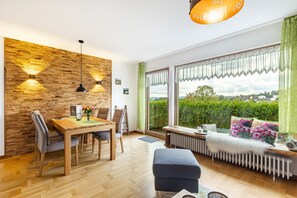 Dining - Holiday Home 'Am Scheidt' with Private Terrace, Private Garden and Wi-Fi (Medebach)