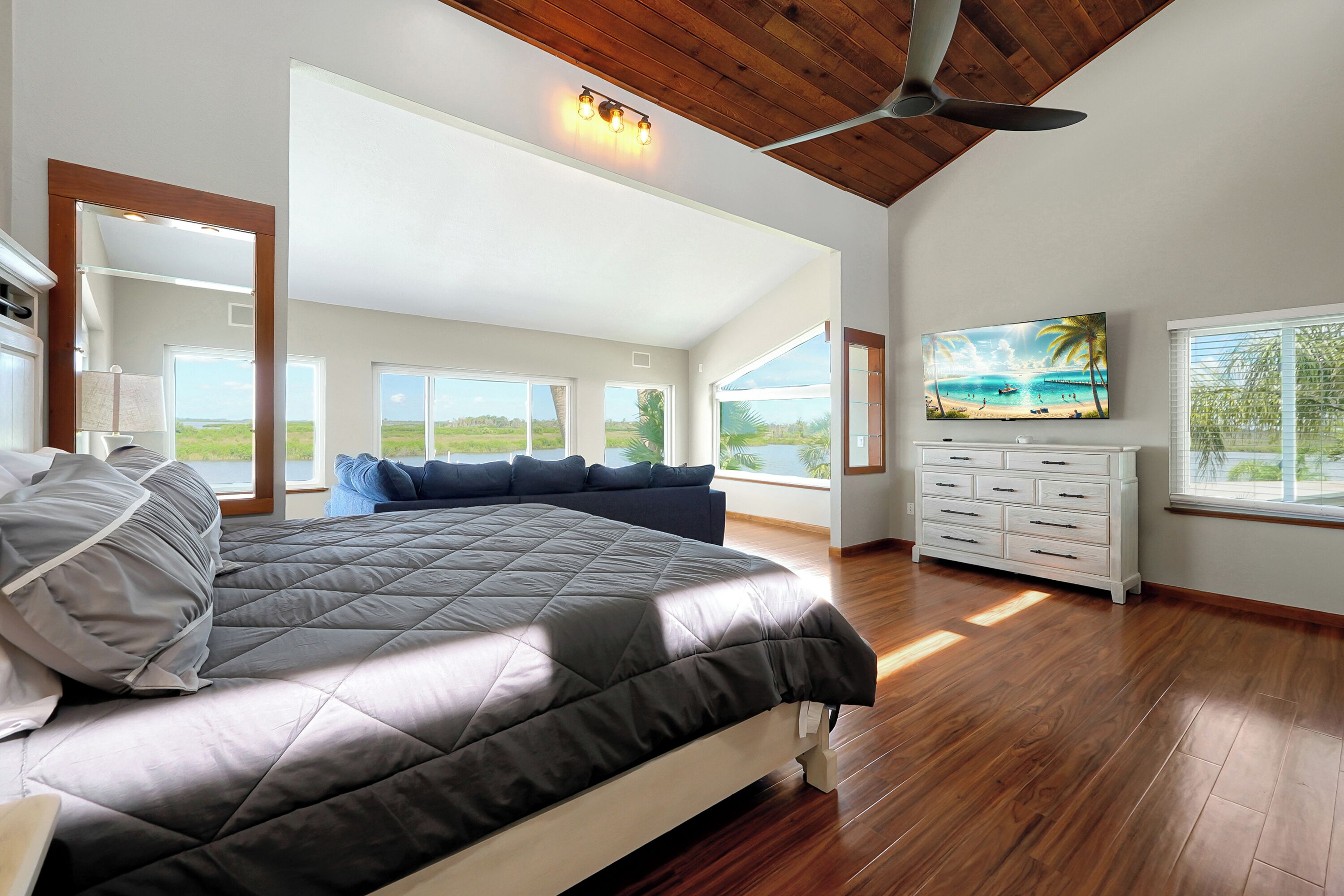 Luxury House, Sea View | Free WiFi