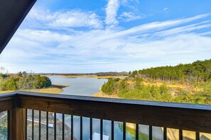 Exterior - Lakeside Bear Lodge (Sevierville)