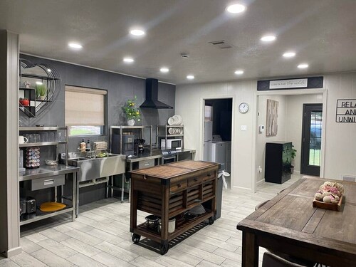 HomeSuite Cabin | Near Casino & Hugo Lake