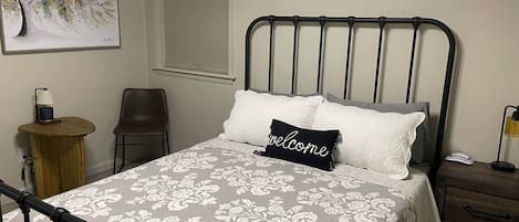 2 bedrooms, iron/ironing board, WiFi, bed sheets