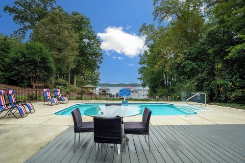 Heated Pool, Hot Tub, Game Rm, Boat Dock, Lakefront Views