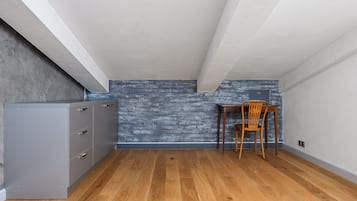 Insonorización, tabla de planchar con plancha y wifi gratis