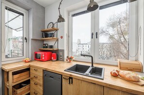 Electric kettle, toaster