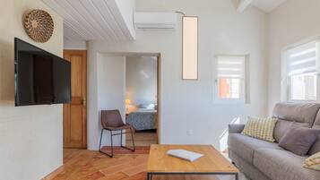 Televisión, mesa de ping pong