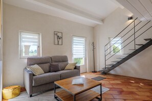 Télévision, table de tennis de table