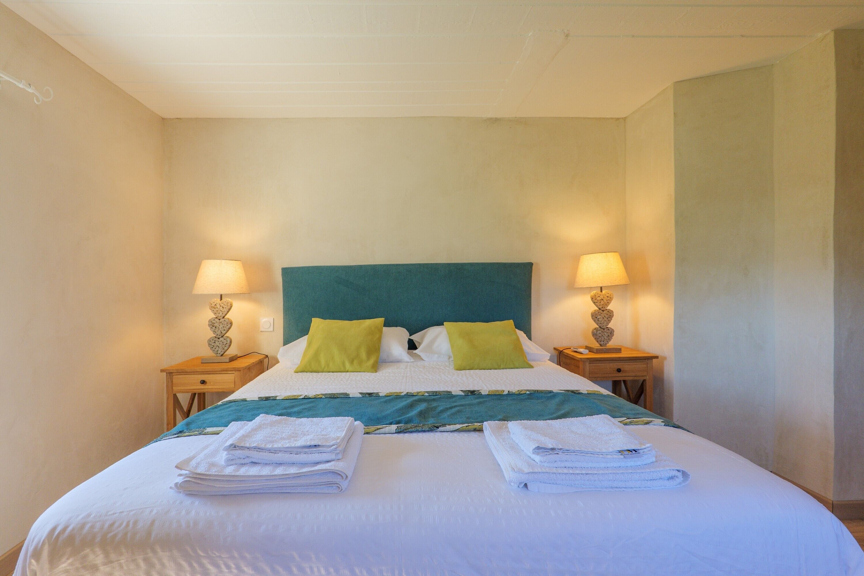 3 bedrooms, WiFi, bed sheets