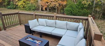 Clean, quiet & comfortable,  3 bed 2 bath pet friendly Paducah home near winery.