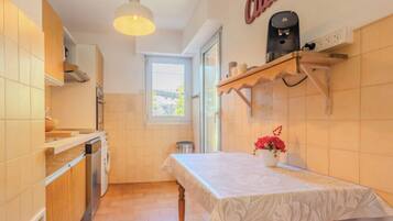 Fridge, microwave, oven, dishwasher