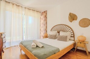 3 室のベッドルーム、アイロン / アイロン台、WiFi、ベッドシーツ