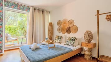 3 bedrooms, iron/ironing board, WiFi, bed sheets
