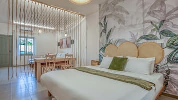 Studio, 1 Double Bed, Kitchenette, Mountain View | Iron/ironing board, free WiFi