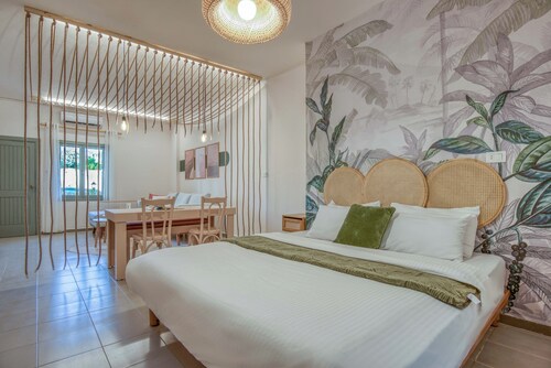 Agrius - Elegant Studio & Balcony in Batroun