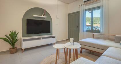 Agrius - Elegant Studio & Balcony