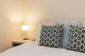 Iron/ironing board, WiFi, bed sheets - Garden Lodge in Aston Tirrold (Aston Tirrold)