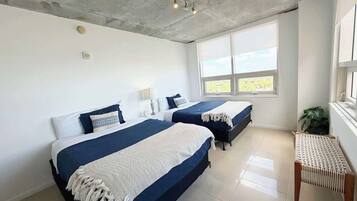 Apartamento, sacada, vista para a cidade | Ferros/tábuas de passar roupa, Wi-Fi de cortesia
