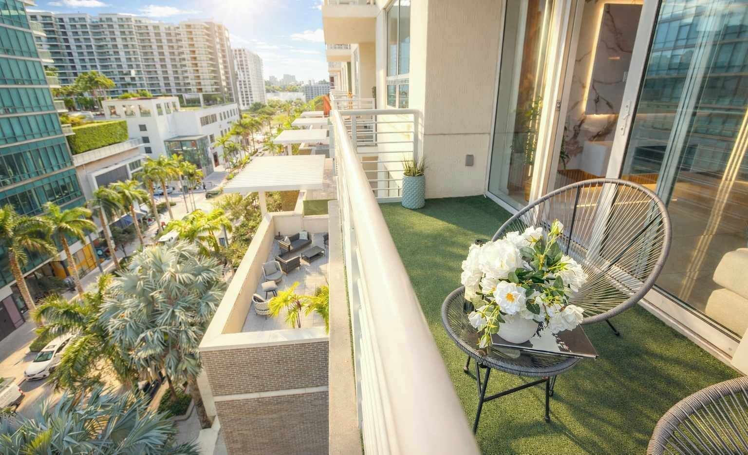 Apartamento luxo, sacada, vista para a cidade | Sacada