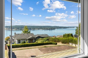 Interior - Puget Sound View Retreat | Near Chambers Bay (University Place)