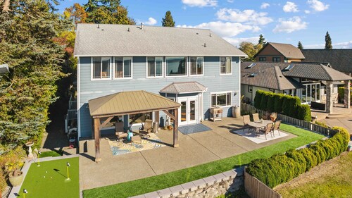 Puget Sound View Retreat | Near Chambers Bay