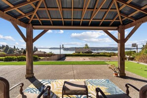 Property grounds - Puget Sound View Retreat | Near Chambers Bay (University Place)