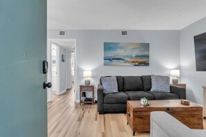 Smart TV - Hilton Head Island 2-bedroom, 2 bath condo beach access, amenities & more! (Hilton Head Island)