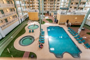 Pool - Hilton Head Island 2-bedroom, 2 bath condo beach access, amenities & more! (Hilton Head Island)