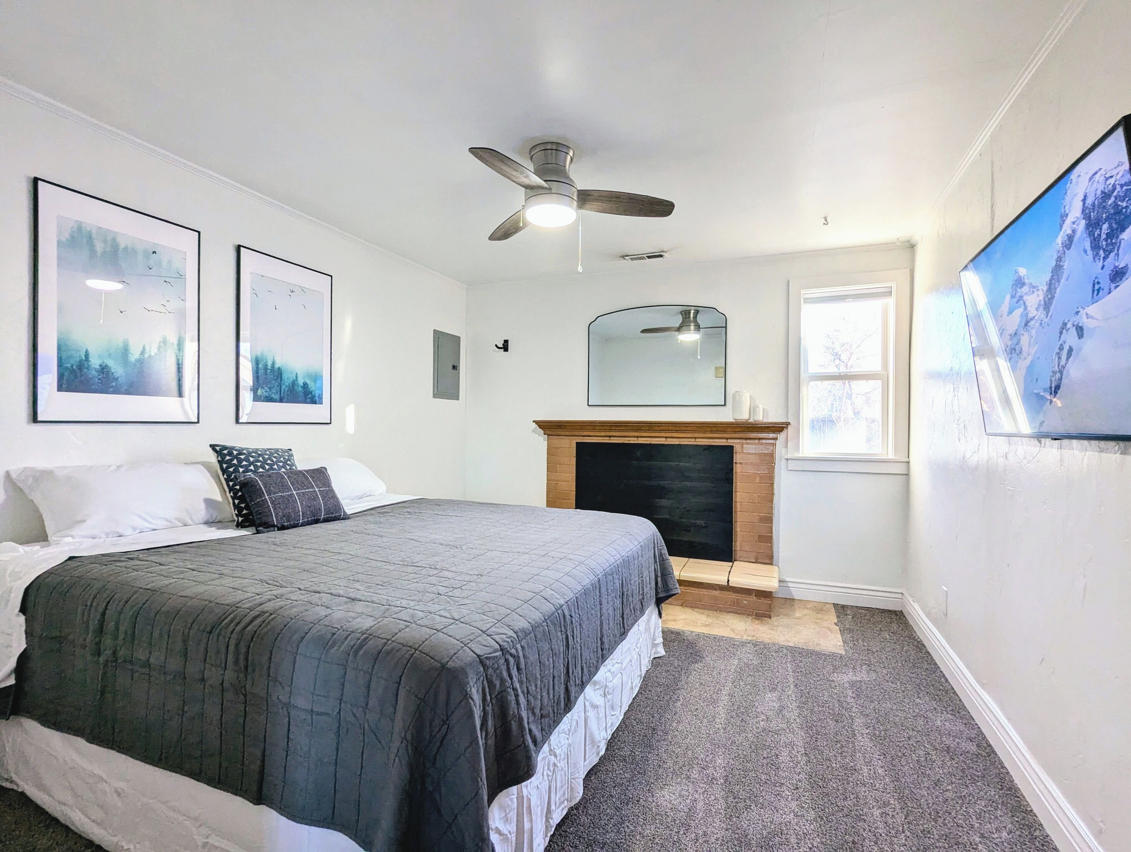 3 habitaciones, escritorio, tabla de planchar con plancha y wifi gratis 