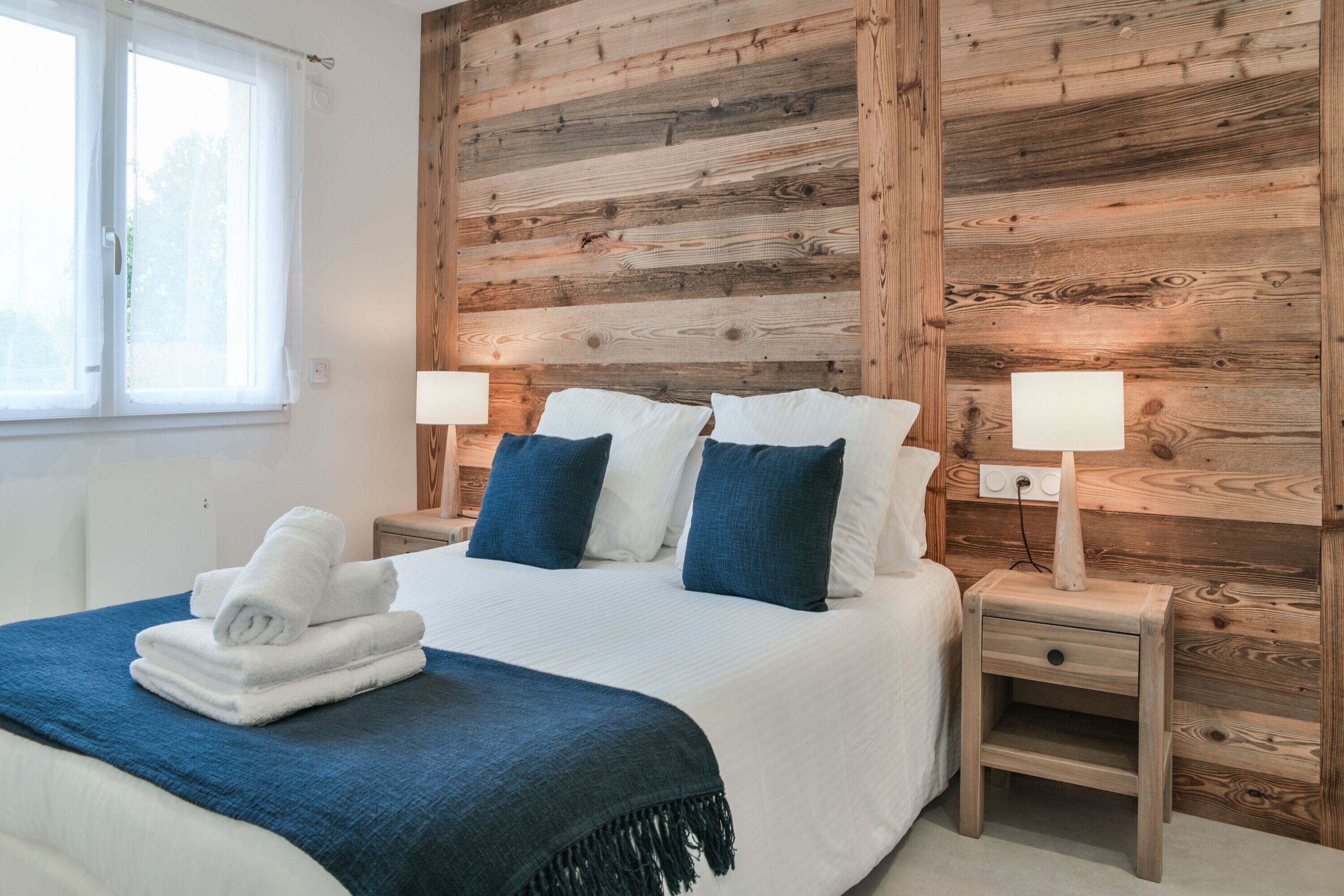 Fer et planche à repasser, Wi-Fi, literie fournie