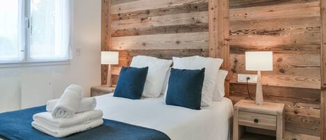 Fer et planche Ă repasser, Wi-Fi, literie fournie