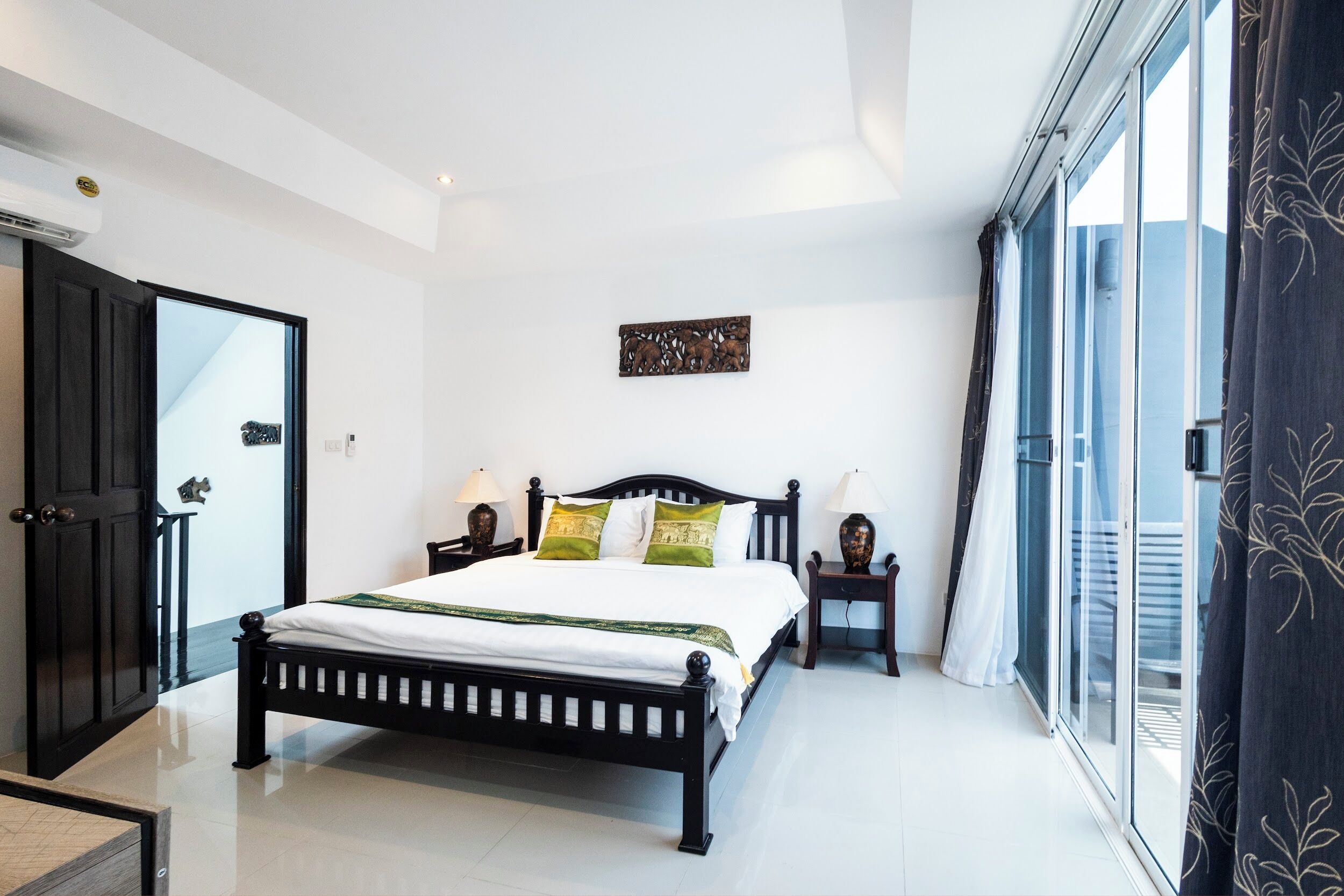 2 bedrooms, iron/ironing board, WiFi (free), bed sheets