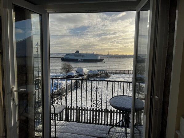 Deluxe Double Room, Balcony, Ocean View | Soundproofing, iron/ironing board, free WiFi, wheelchair access