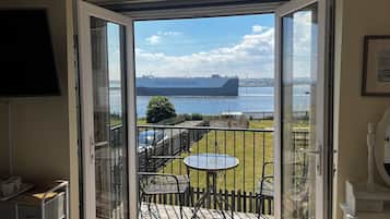 Deluxe Double Room, Balcony, Ocean View | Soundproofing, iron/ironing board, free WiFi, wheelchair access