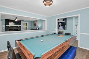 Games room - Family Cove | 4BR + Private Pool & Billiards (Columbia)