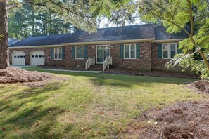 Exterior - Family Cove | 4BR + Private Pool & Billiards (Columbia)