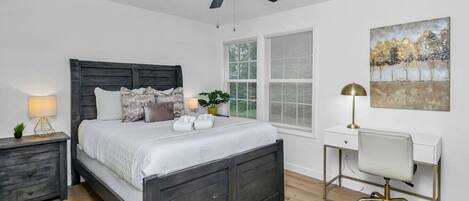 2 bedrooms, desk, iron/ironing board, WiFi